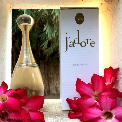 who makes j'adore perfume